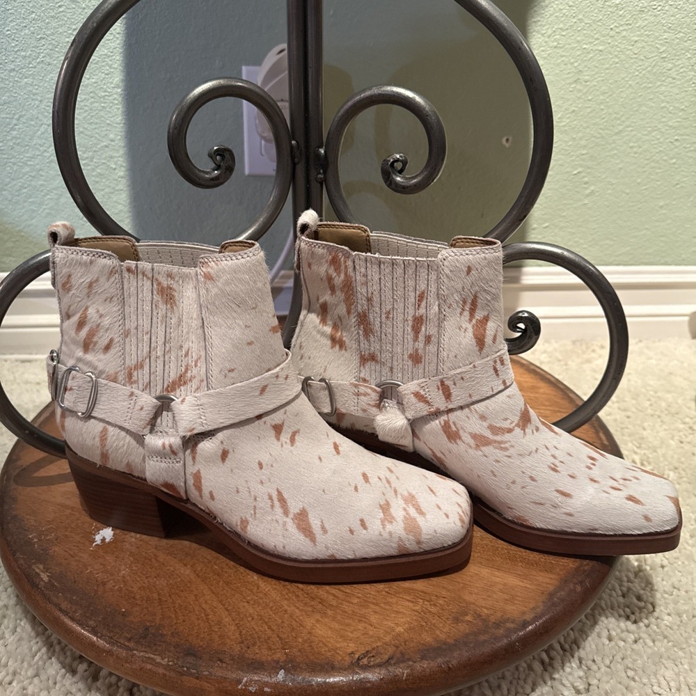 SAM EDELMAN BELLAMIE Real Fur Ankle BOOTIE in Natural/Ivory Brahma size 9 M NEW
